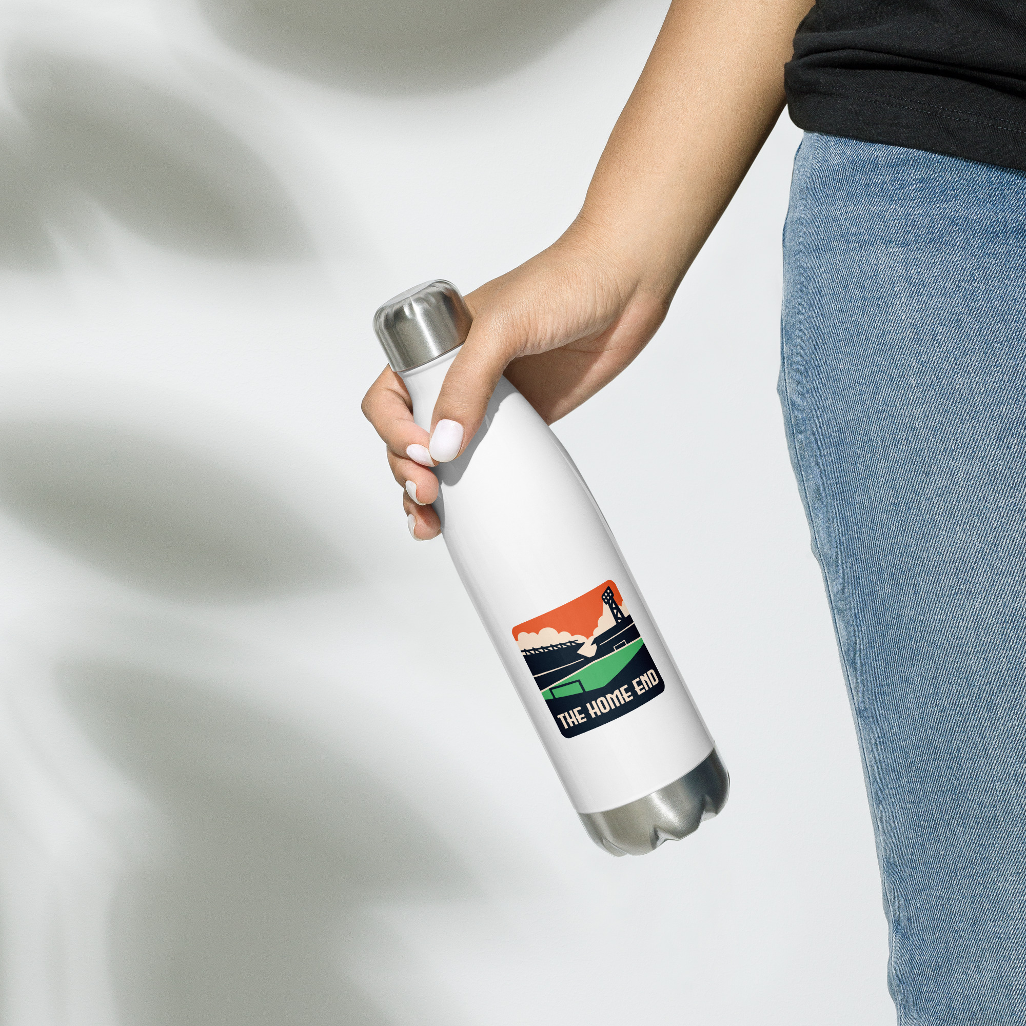 Stainless steel water bottle